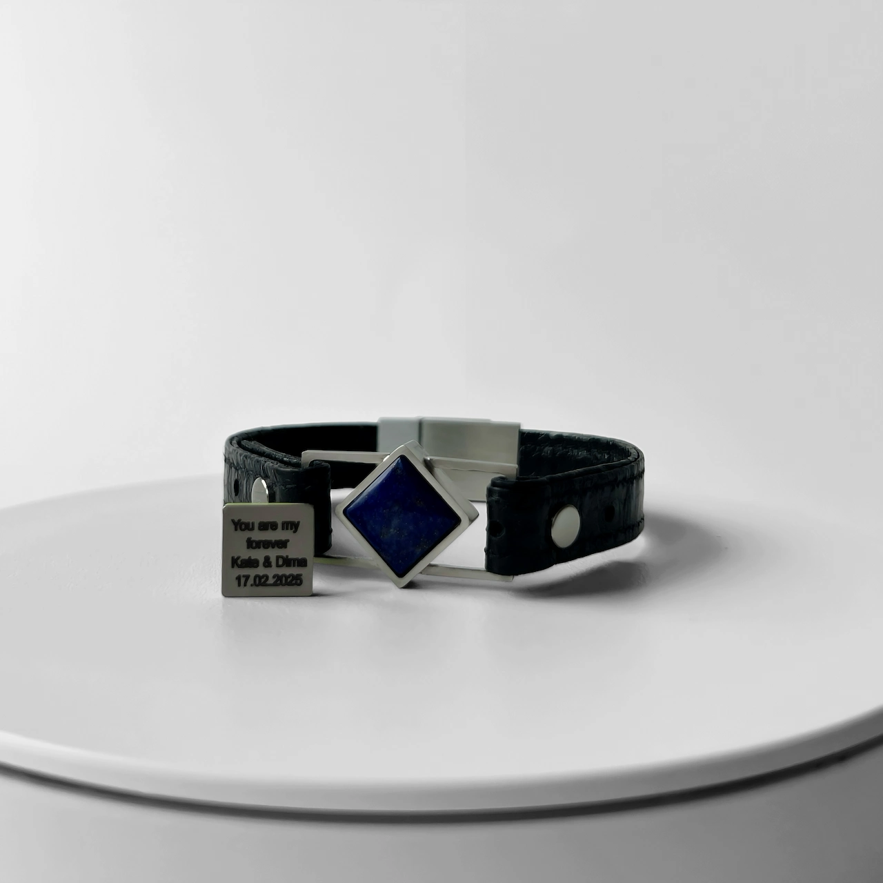 Women's bracelet Path of Intuition featuring natural Lapis Lazuli in diamond shape and personalized engraved message on the back