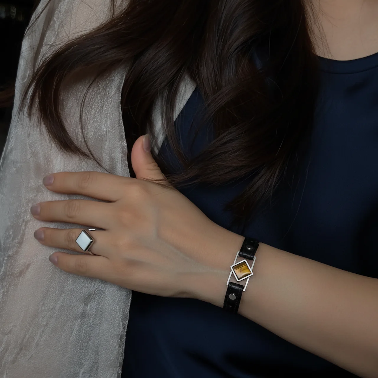 Women Bracelet Path of Focus - Image 4