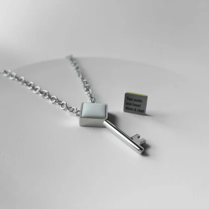 Personalized gift pendant featuring white agate and back-engraved secret message insert – Jewel Cocktail