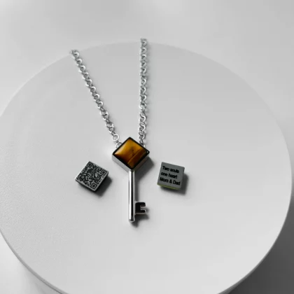 Women’s Pendant Key of Focus with Tiger’s Eye and secret message – Jewel Cocktail