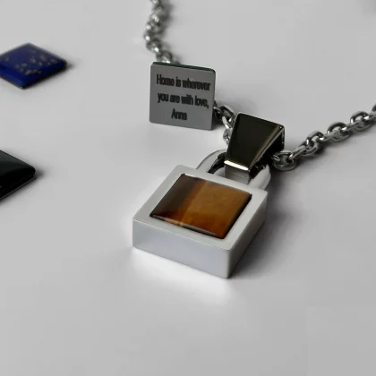 Men’s necklace with Tiger Eye stone and laser-engraved hidden message – Jewel Cocktail