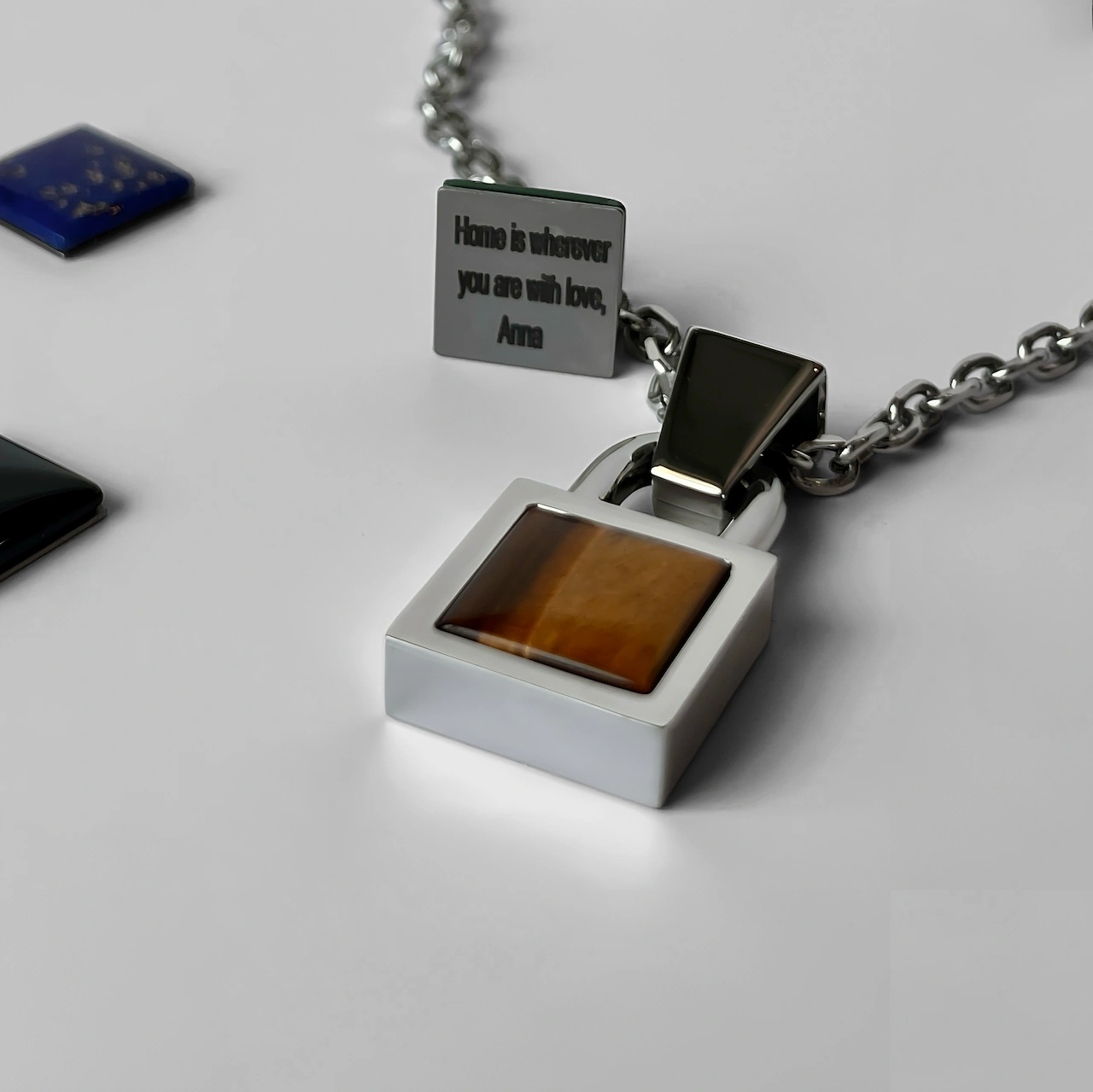 Men’s necklace with Tiger Eye stone and laser-engraved hidden message – Jewel Cocktail