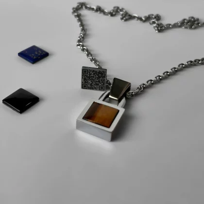 Men’s pendant with natural Tiger Eye and QR code for hidden message – Jewel Cocktail